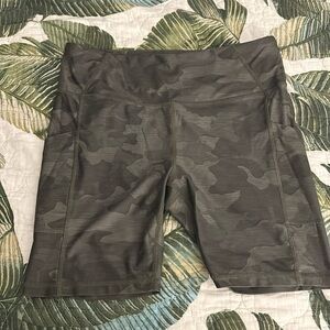 Prana Biker shorts (Camo)